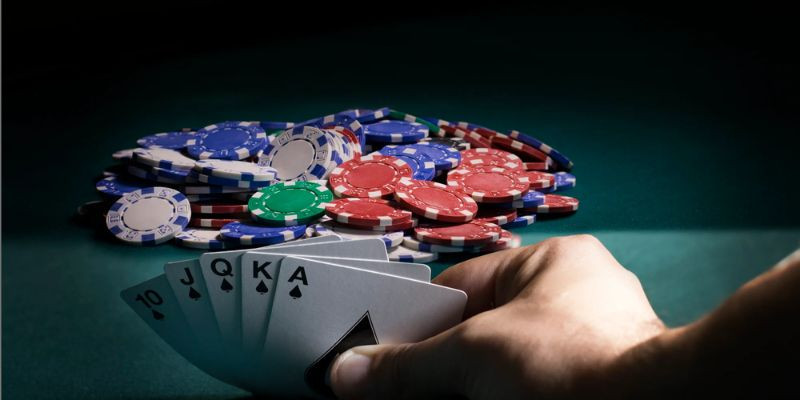 Sử dụng chiến lược bluff hiệu quả trong poker một cách khéo léo